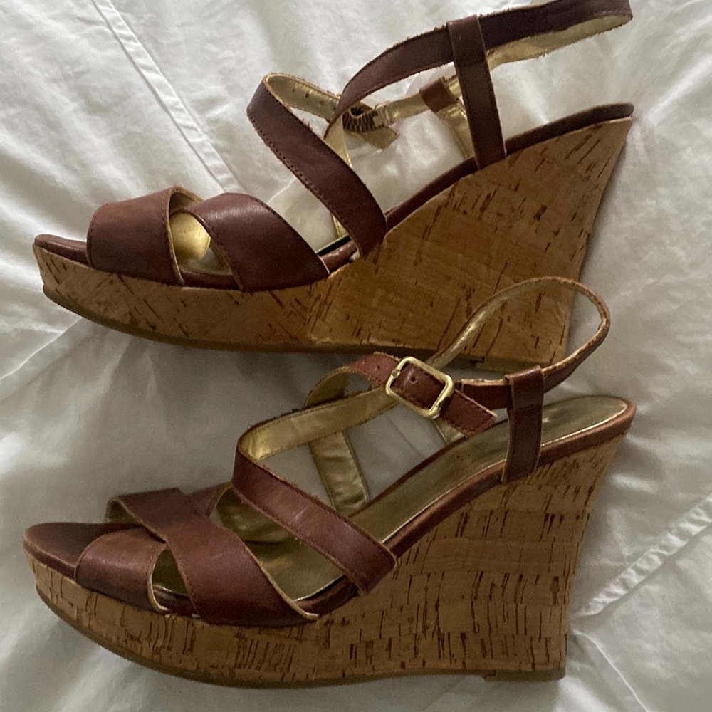GUESS tan leather wedge heel platform sandals